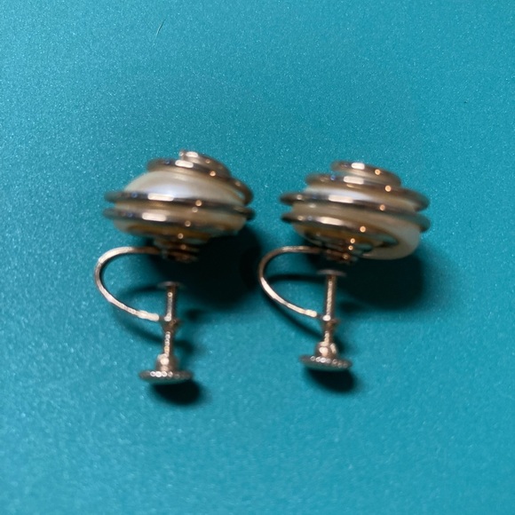 Vintage Vendome Faux Pearl Necklace with Bracelet and Screw-back Earrings - Picture 9 of 10